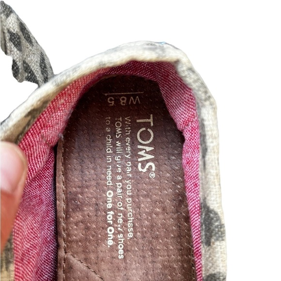 Tom’s Classic Canvas Flat Shoe-Size 8.5W - Picture 4 of 9